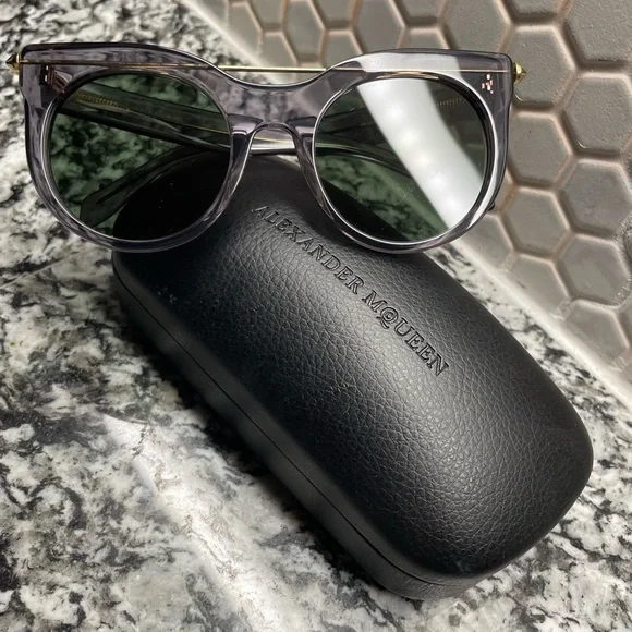 Alexander McQueen | Accessories | Authentic Alexander  display picture 1